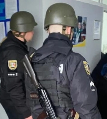 Шестеро людей у важкому стані: поліція про стан поранених внаслідок підриву гранат на Закарпатті