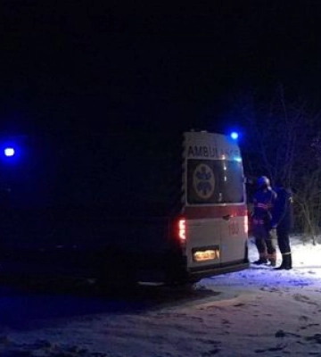 На Волині карета «швидкої» з хворим чоловіком застрягла на бездоріжжі