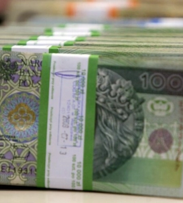 У Польщі рекордно підвищать мінімальну зарплату із січня: названо суму