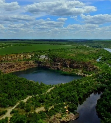 На Миколаївщині експосадовиця передала у приватну власність землю національного природного парку «Бузький Гард»