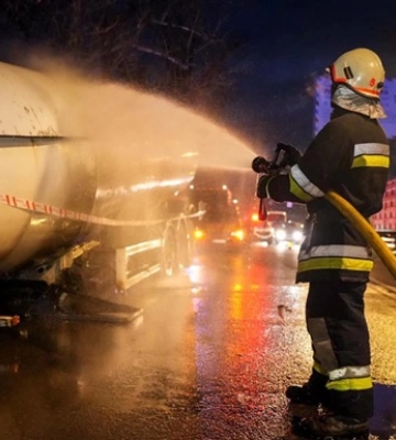 В Одесі загорівся газовоз, пожежу ліквідували