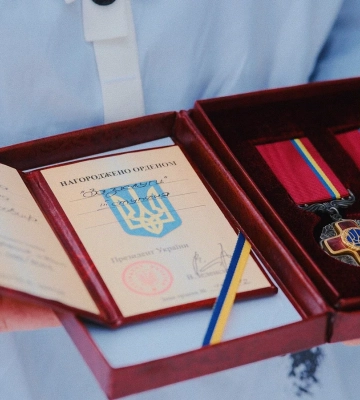 Актора та бійця львівської 103-ї бригади ТрО нагородили Орденом &quot;За заслуги&quot;, - ФОТО