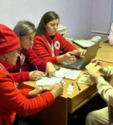 В Ізмаїлі на Одещині Червоний Хрест передав допомогу переселенцям