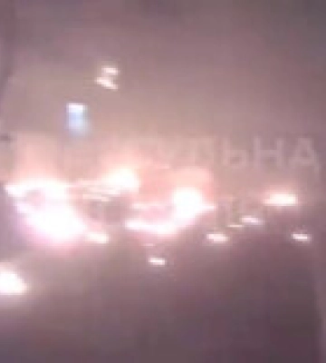 Атака &quot;шахедов&quot;: видео первых минут после попадания в медучреждение в Херсоне