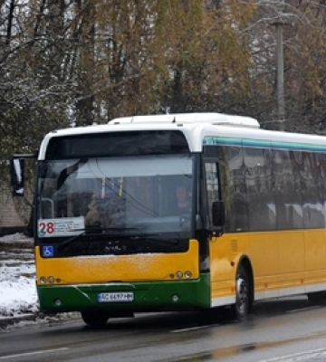 У Луцьку на деяких маршрутах «засвітилися» новенькі автобуси 