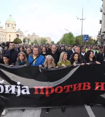У Сербії відбуваються вибори: опозиція кидає виклик Александру Вучичу