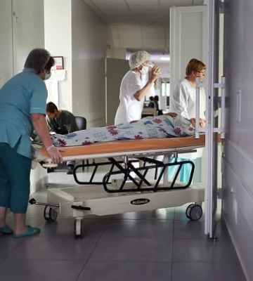 В Украине удалось восстановить почти 850 объектов медучреждений