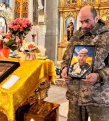 Мукачево попрощалося із захисником Володимиром Гичко