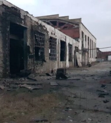 Окупанти здійснили 96 обстрілів Херсонщини, уламки &quot;шахедів&quot; вночі пошкодили будинок, офісну будівлю та СТО. ФОТОрепортаж