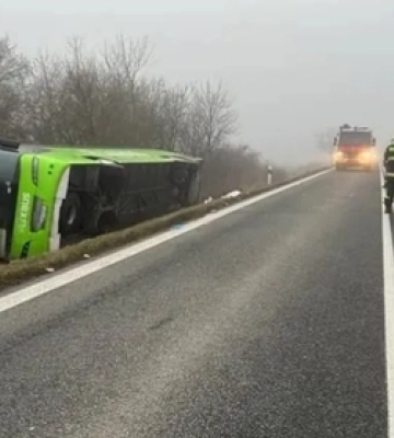 У Словаччині перекинувся автобус із України з 53 пасажирами 