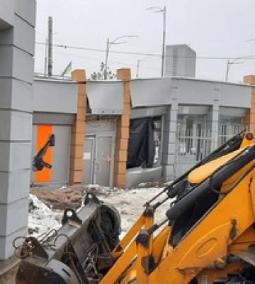 Ситуація погіршується: над тунелем метрополітену в Києві почали просідати будівлі, фото