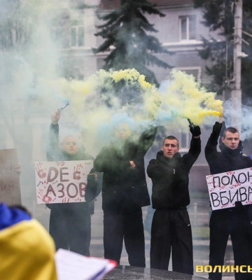 У Вінниці люди вийшли на акцію підтримки полонених Захисників