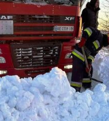 На Полтавщині внаслідок негоди відбуксирували 11 автомобілів