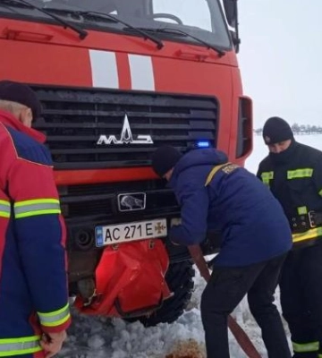 На Полтавщині внаслідок негоди відбуксирували 11 автомобілів