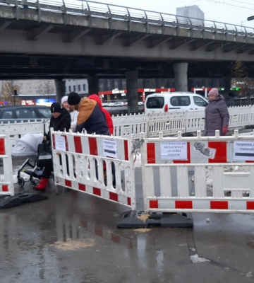 Ситуация усугубляется: над тоннелем метрополитена в Киеве начали проседать здания, фото