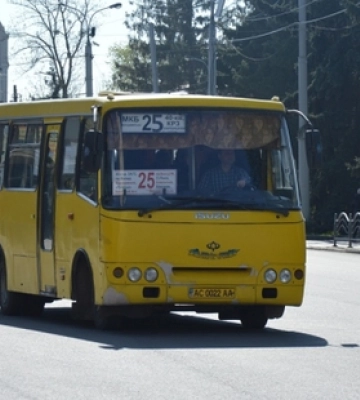 У Луцьку перевізники розірвали договори з міськрадою: хто возитиме пасажирів