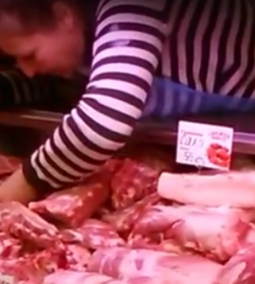 В Мелитополе покупатели шокированы антисанитарией в продуктовых магазинах