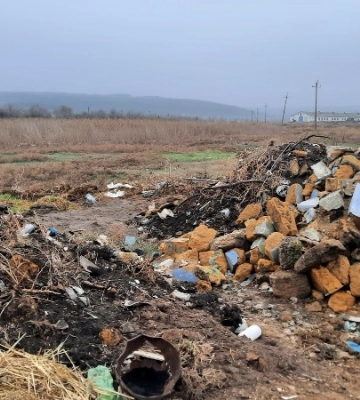 На Одещині виявили несанкціоноване сміттєзвалище