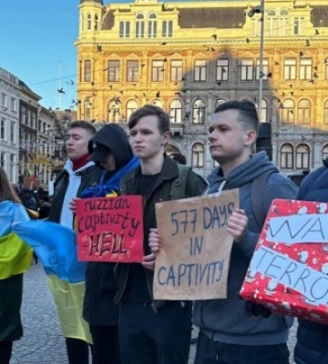 У Нідерландах відбувся мітинг на підтримку України та захисників Маріуполя