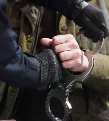 Продавав наркотики та захоплювався діями РФ: в Києві затримали росіянина