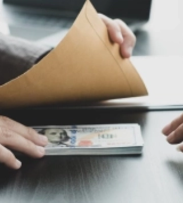 Майже пів тисячі адмінправопорушень, пов’язаних з корупцією, вчинили посадовці Рівненщини