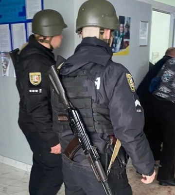 Вибух у сільраді на Закарпатті: що відомо про стан постраждалих