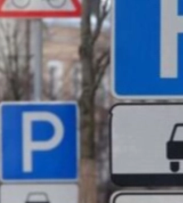 Поширена інформація про платне паркування на площі Корятовича в Ужгороді недостовірна