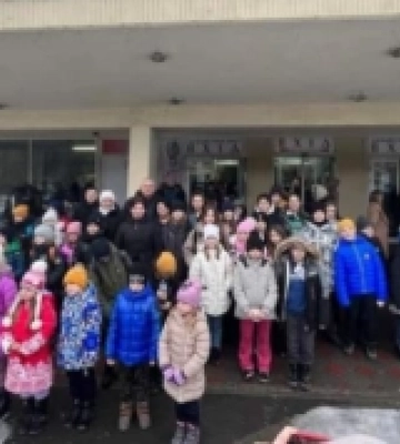 100 дітей захисників зі Стрийщини побували на виставі «Новорічний презент» у Львівському цирку