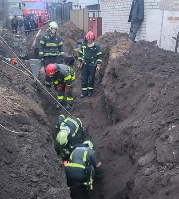 На Дніпропетровщині загинув комунальник, якого засипало грунтом