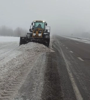 Волинські дорожники розповіли, де не змогли почистити дороги і чому
