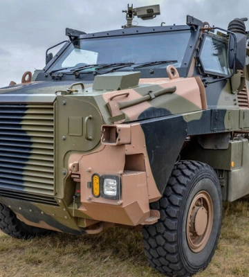 Австралія направила Україні нову партію бронемашин Bushmaster