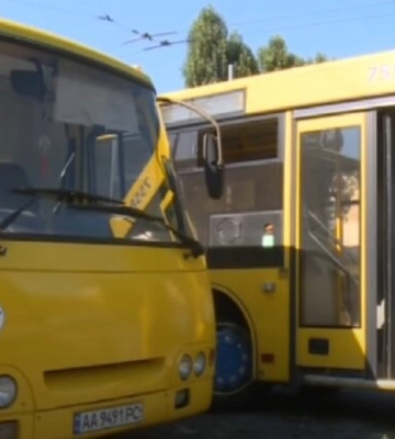 У маршрутках Києва запровадили новий спосіб оплати без терміналів та QR-кодів