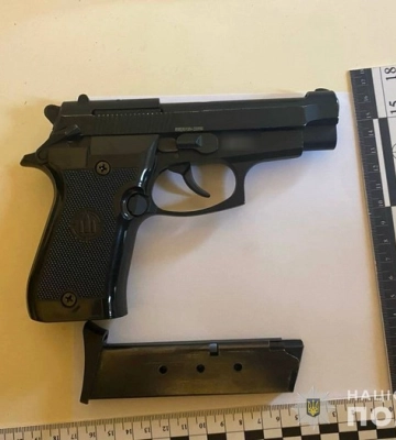 За пограбування та розбійний напад поліцейські Дніпра затримали групу зловмисників
