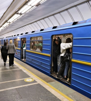Закриття метро у Києві: пасажирам за добу компенсували понад 110 тисяч грн