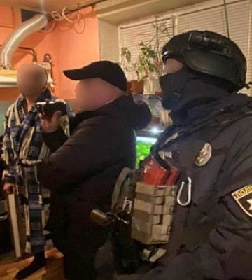 Криворожские полицейские задержали подозреваемого в разбойном нападении на кассира банка