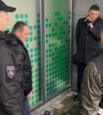 На Закарпатті співробітнику регіонального сервісного центру МВС повідомили про підозру в одержанні хабаря