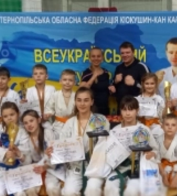 Каратисти з Корця стали переможцями та призерами всеукраїнських змагань