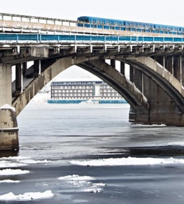 У Київраді назвали умову закриття мосту Метро