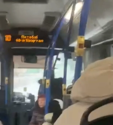 У Луцьку затопило маршрутку. Відео