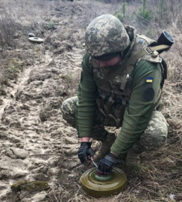 Влада попередила про можливі вибухи у передмісті Києва