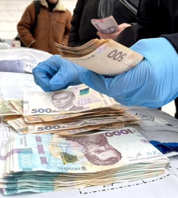 У паніці віддала понад 90 тисяч гривень: поліцейські Рівненщині викрили зловмисників