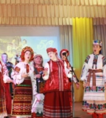 У Виноградівському Будинку культури відбувся концерт з нагоди 50-річчя Народного ансамблю «Веселка»