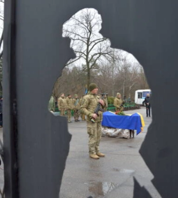 У Кропивницькому попрощались із загиблим бійцем 