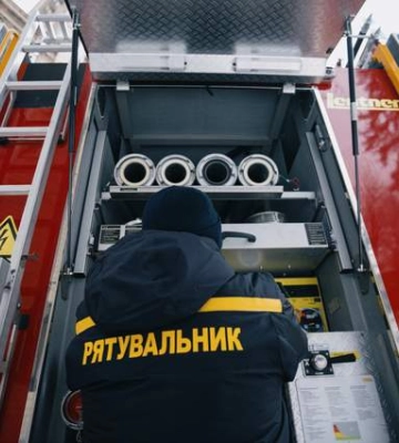 У Києві повідомляли про &quot;вибух&quot; і пожежу в п&#039;ятиповерхівці: у ДСНС розповіли деталі