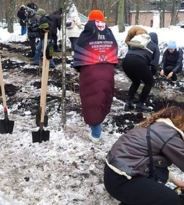 В Киеве заложили аллею памяти в честь &quot;азовцев&quot;, погибших в результате теракта России в Еленовке