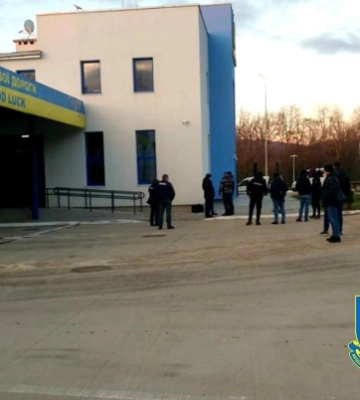 Чернівецьких митників підозрюють у сприянні контрабанді &quot;електронок&quot; та несплаті 42 млн грн податків