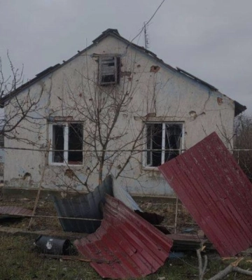 Внаслідок удару рф по передмістю Херсона поранення отримали двоє літніх людей