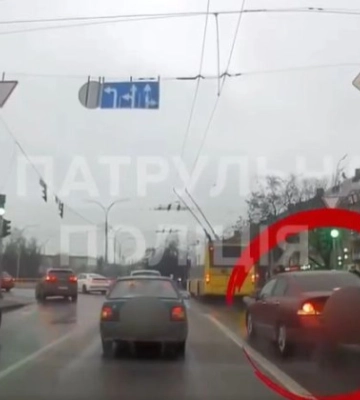 Видео с нарушением ПДД обнародовали в сети: в Киеве наказали водителя