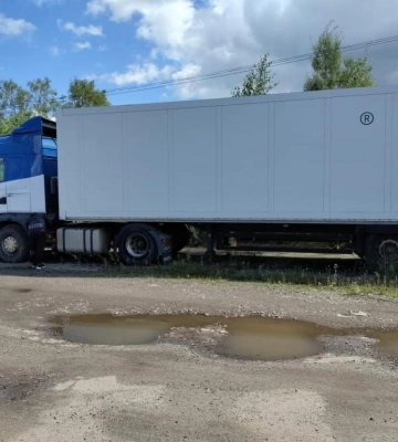 Рівненська прокуратура передала військовим конфісковану вантажівку