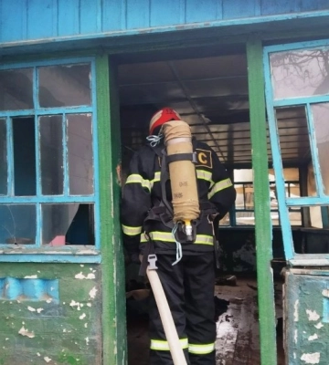 На Кіровоградщині горіла двоповерхова будівля
